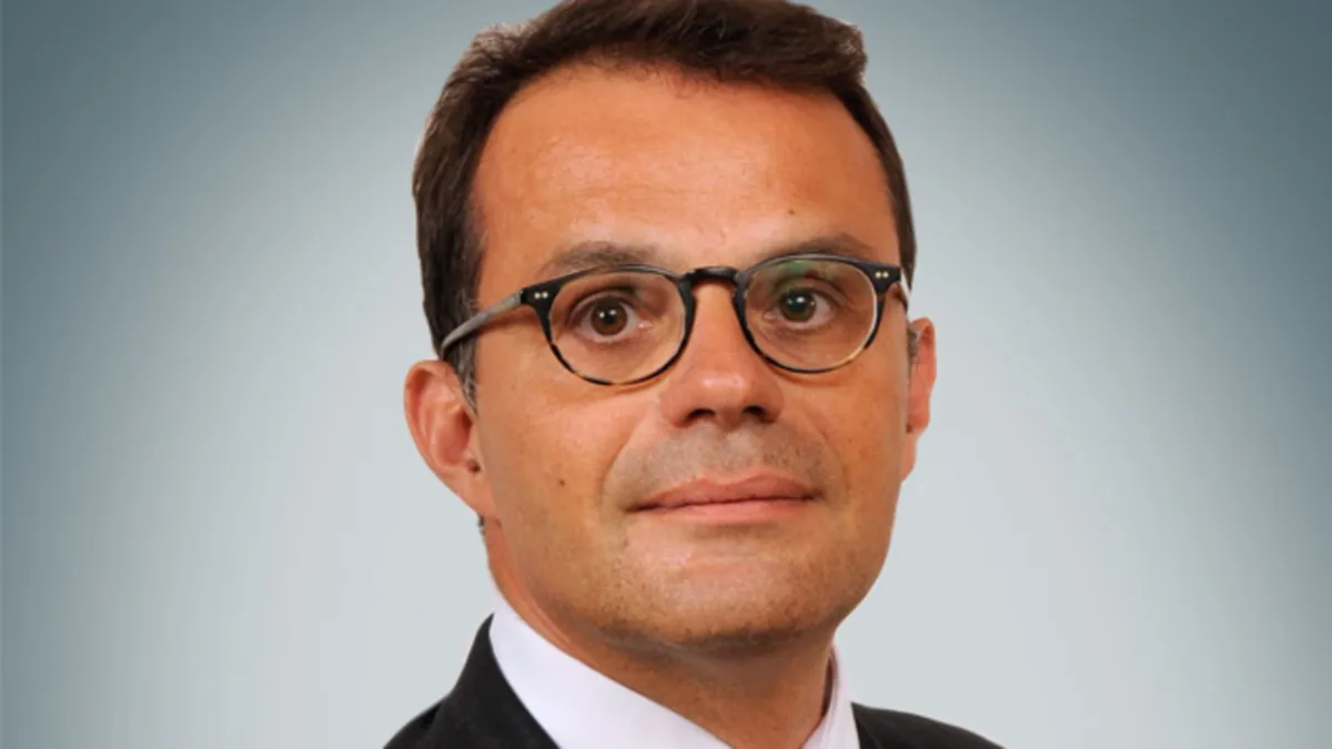 emmanuel moulin &mdash; FR news