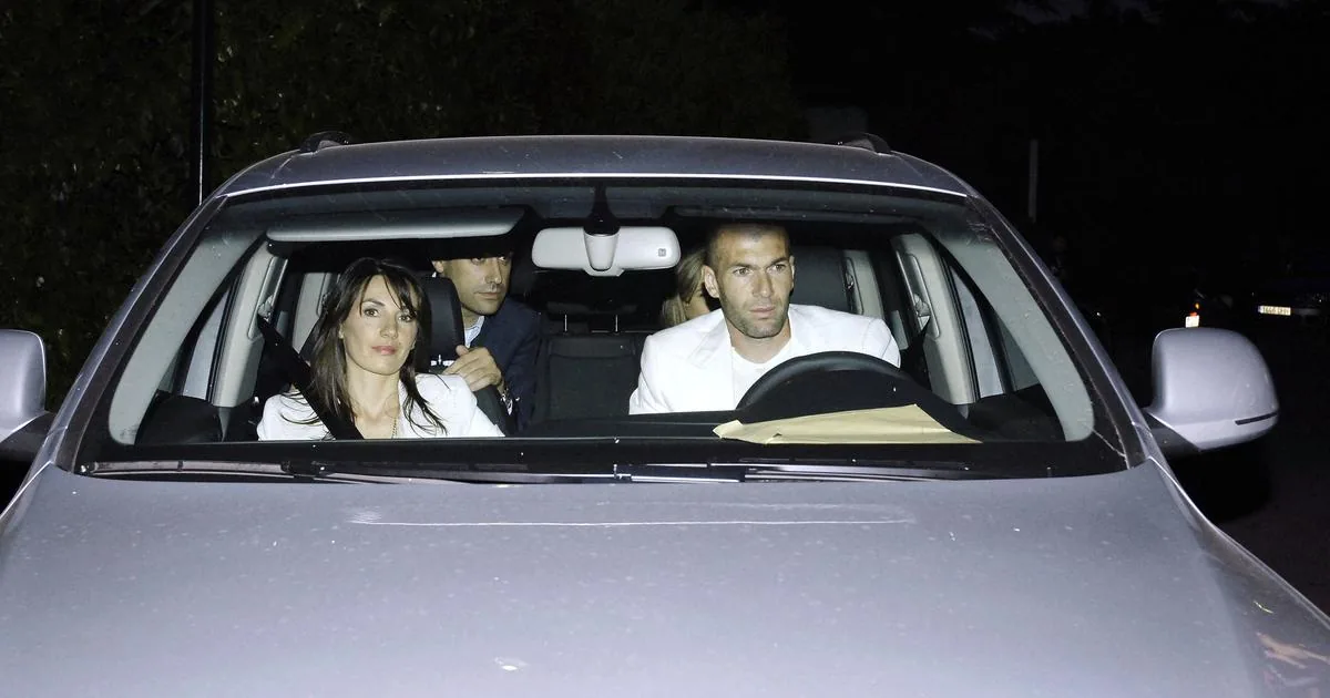 Zidane &agrave; la t&ecirc;te des Bleus, une destin&eacute;e (3/3) : un meneur plut&ocirc;t qu'un ing&eacute;nieur, quel entra&icirc;neur est Zidane ? - L'&Eacute;quipe