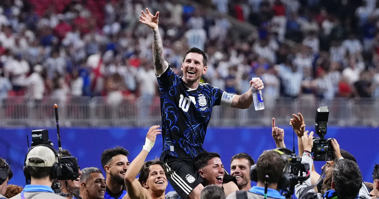 Mais si, ils l'ont refait ! L'Argentine r&eacute;ussit une nouvelle remontada en demies de Coupe du monde contre l'Angleterre et rejoint l'Espagne en finale - L'&Eacute;quipe