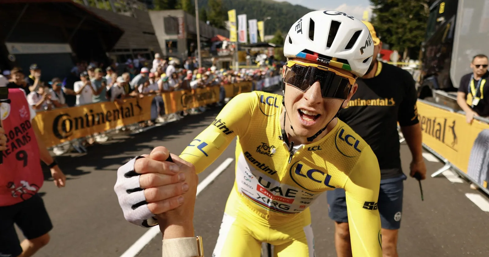 Tadej Pogacar apr&egrave;s les hu&eacute;es re&ccedil;ues sur l'&eacute;tape 10 du Tour de France : &laquo; Je m'inspire de Novak Djokovic &raquo; - L'&Eacute;quipe