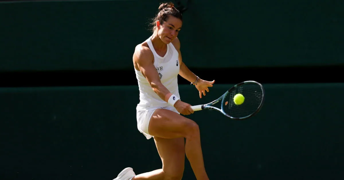Wimbledon 2026 : plusieurs Fran&ccedil;ais, dont Arthur Fils, Adrian Mannarino et Quentin Halys, qualifi&eacute;s pour le deuxi&egrave;me tour, Lo&iuml;s Boisson &eacute;limin&eacute;e - Le Monde.fr
