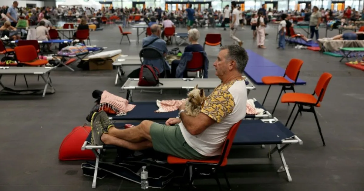 Le parcours de la 21e &eacute;tape du Tour de France modifi&eacute; en raison des incendies qui mobilisent les forces de l'ordre, la course disput&eacute;e enti&egrave;rement &agrave; Paris intra-muros - L'&Eacute;quipe