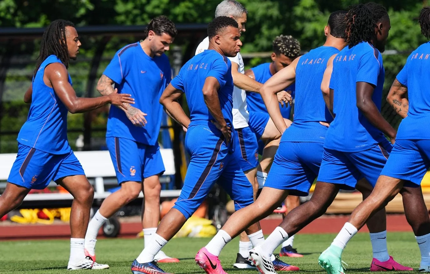 Comment l'&eacute;quipe de France dose la parole de ses joueurs pendant la Coupe du monde - franceinfo