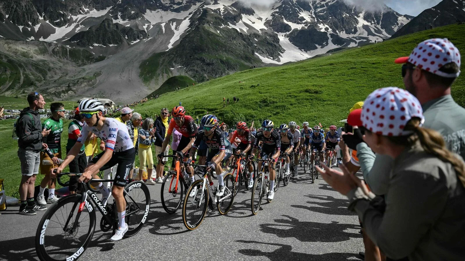 Tour de France. &laquo; L&rsquo;une de mes victoires les plus dures &agrave; aller chercher &raquo; : Tadej Pogacar a puis&eacute; dans ses ressources