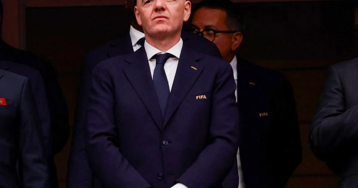 Boycott de l'UEFA, plainte pour corruption : la "privatisation" de la Coupe du monde affole la plan&egrave;te foot - tf1info.fr
