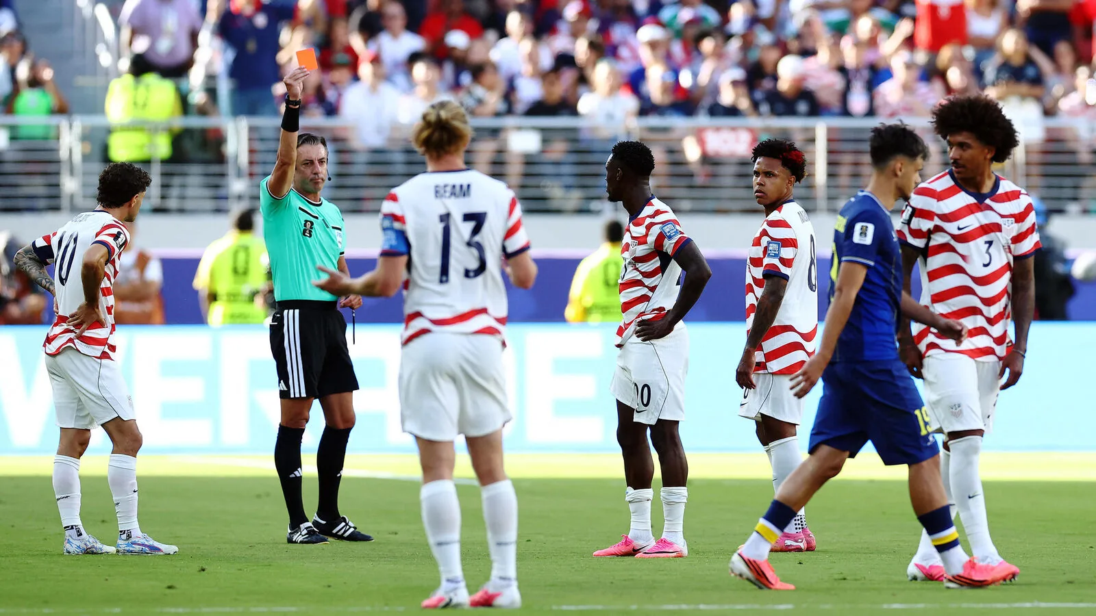 EN DIRECT Coupe du monde 2026 : Team USA m&egrave;ne la danse devant son public&hellip; Le capitaine bosnien remplac&eacute;&hellip;