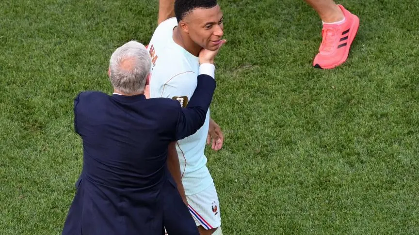 Kylian Mbappé touché à la cheville mais pas inquiet pour la suite de la compétition.
