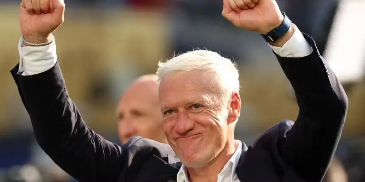 Didier Deschamps peut lever les bras : il a amen&eacute; les Bleus en demi-finale de la Coupe du monde pour la troisi&egrave;me fois cons&eacute;cutive.