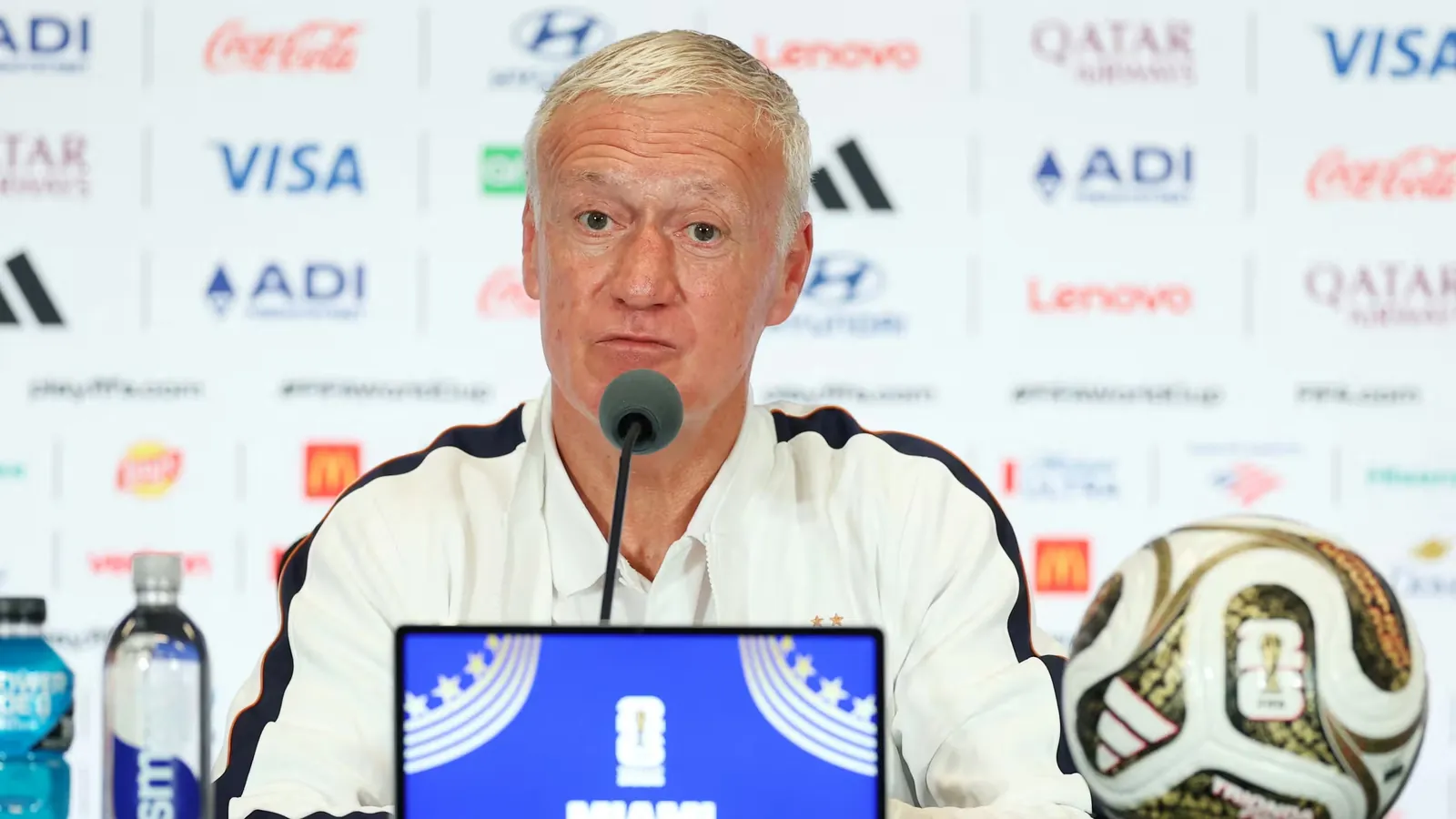 Didier Deschamps en conf&eacute;rence de presse avant la petite finale de Coupe du monde France-Angleterre, le 17 juillet 2026, &agrave; Miami. (JAMIE SQUIRE / AFP)