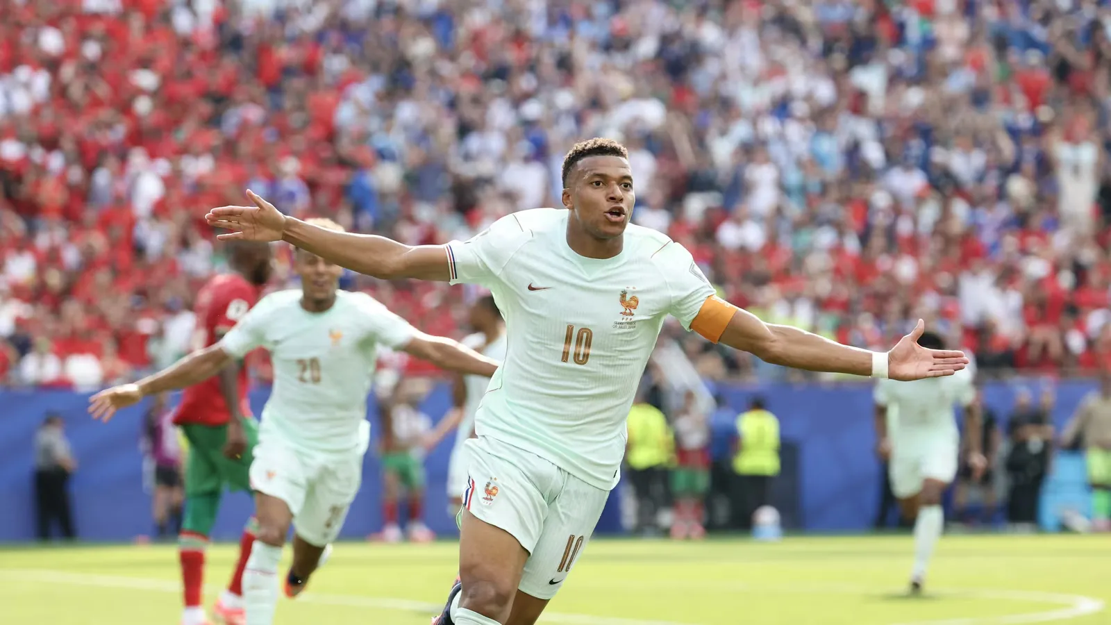 Kylian Mbapp&eacute; c&eacute;l&egrave;bre son but contre le Maroc, le 9 juillet 2026 &agrave; Boston. (ODD ANDERSEN / AFP)