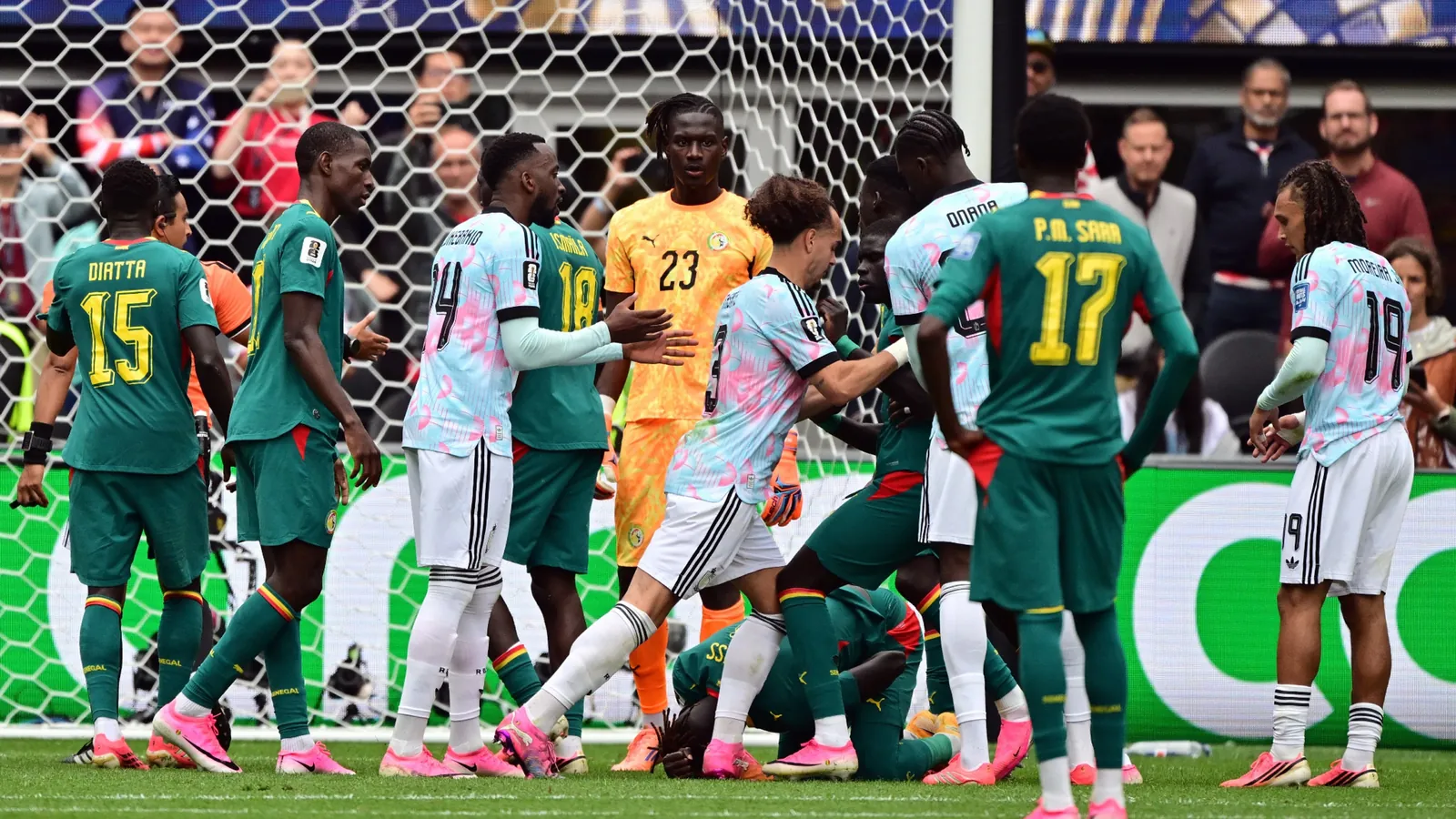 Path&eacute; Ciss (S&eacute;n&eacute;gal) au sol juste avant le penalty victorieux de la Belgique - le 01/07/2026
